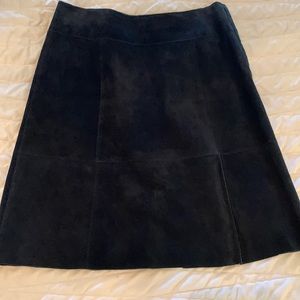 JPR black suede skirt. Size 6.